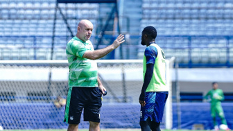 Pelatih Persib Bandung Beri Permintaan Ini Jelang Laga Melawan PSS Sleman