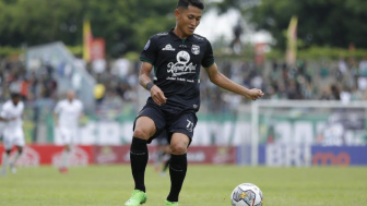 Perombakan Skuad Terus Berlanjut, Persebaya Resmi Lepas Anak Didik Aji Santoso ke Klub Liga 2