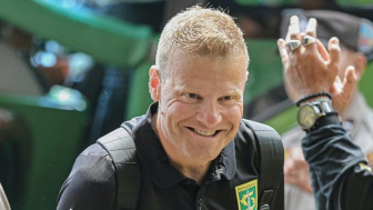 Benarkah Josep Gombau Hanya Makan Gaji Buta di Persebaya Surabaya? Netizen: Enak Ya