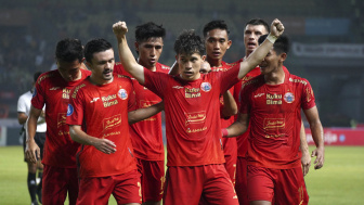 Geram Tak Kunjung Datangkan Pemain Baru Meski Terpuruk, Ajakan Baik Persija Jakarta Ini Malah Kena Senggol Jakmania