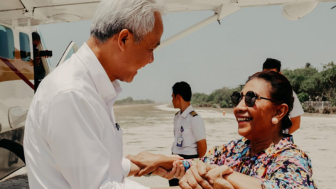 Terpergok Berfoto Bareng Susi Pudjiastuti, Capres Ganjar Pranowo Minta Restu?