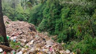 Sembarangan, Sampah dari Kawasan Suci Besakih Dibuang ke Jurang