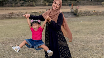 Jarang Bersama hingga Tidak Hadir saat Wisuda Rian, Rumah Tangga Ria Ricis Kembali jadi Gunjingan Warganet