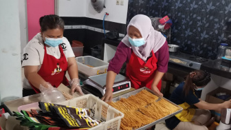 Dari Usaha Mie Setan Gagal, Jadi Mie Lidi Laris Manis