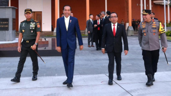 Presiden Jokowi Pakai Dasi Kuning saat Kunjungan ke Jepang, Sinyal Pindah Partai?