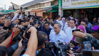 Candaan Gerakan Shalat Cinta Prabowo Viral, Zulkifli Hasan Dapat Teguran Keras Ini dari MUI