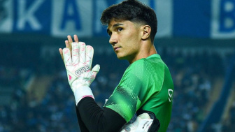 Tampil Menawan, Kiper Asing Persib Bandung Pilih Merendah, Ini Alasannya