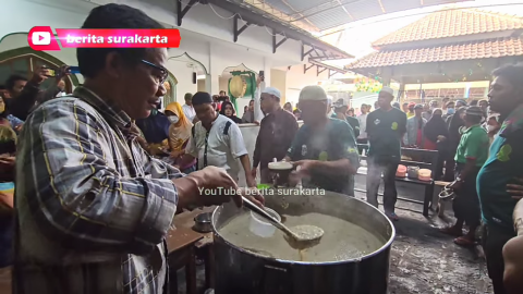 Gibran Rakabuming Spill Lokasi Takjil, Ratusan Warga Auto Antri Bubur Samin Gratis Khas Banjar