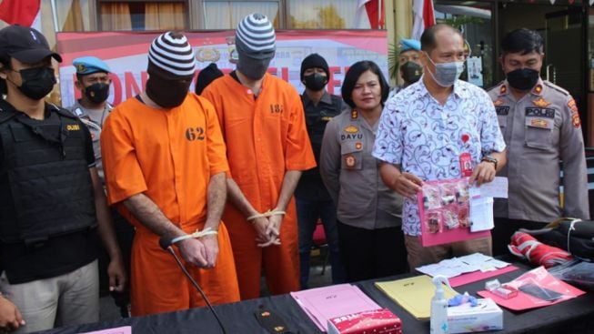 Tak Tahu Ganja Dilarang di Indonesia, Mahasiswa Brasil Ditangkap di Bandara Ngurah Rai