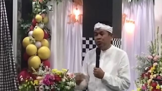 Kang Dedi "Pergilah Kasih Kejarlah Selingkuhanmu", Ambu Anne Dituding Kacang Lupa Kulitnya