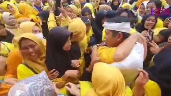 2 Hari Lagi Kang Dedi Mulyadi Jalani Sidang Perceraian, Dapat Deretan Pesan Menyentuh, 'Sebelum Rakyat Utamakan Kelurga Pak'