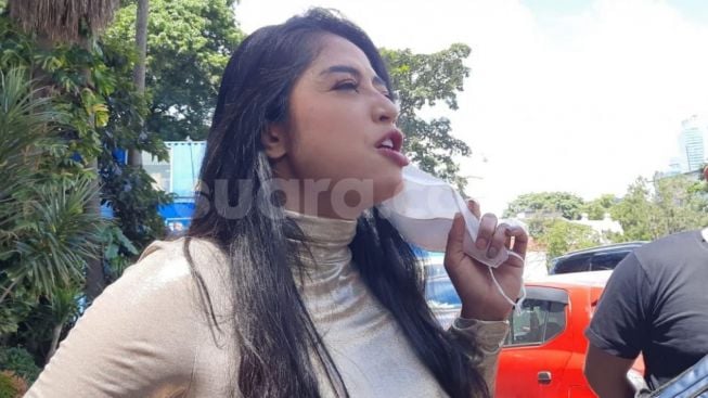 Dewi Perssik Ngamuk dengan Fans Leslar Hingga Singgung "Mesinnya" Lebih Kuat dan Kencang daripada Lesti Kejora