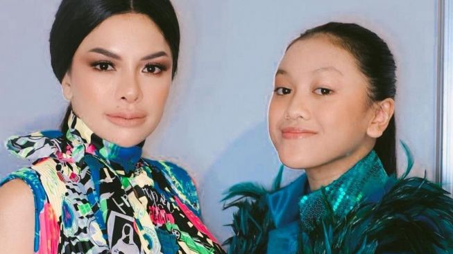 Lolly Bongkar Tabiat Nikita Mirzani yang 'Bermuka Dua', Ini Alasan Ibunya Ditahan?