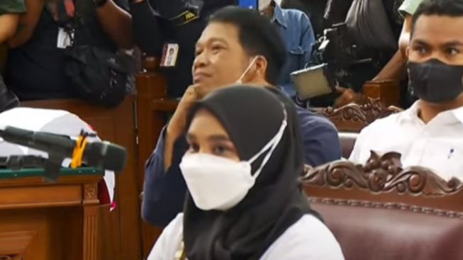 Penampakan Susi, PRT Ferdy Sambo dan Putri Candrawathi Nongol di Sidang hingga Dibentak Hakim