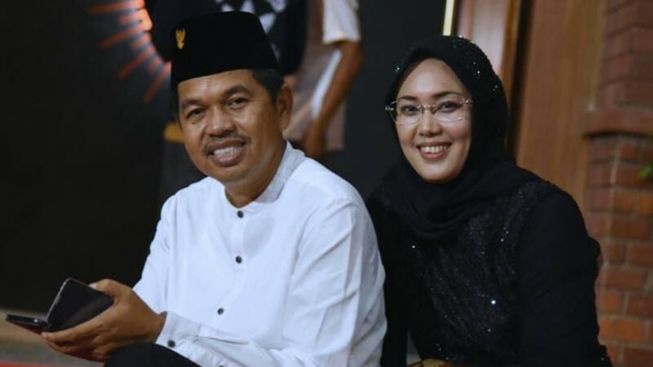 Ternyata saat Muda Kang Dedi Mulyadi Banyak Ditaksir Cewek Cantik, Kala Duda Juga Banyak Cewek Mendekat