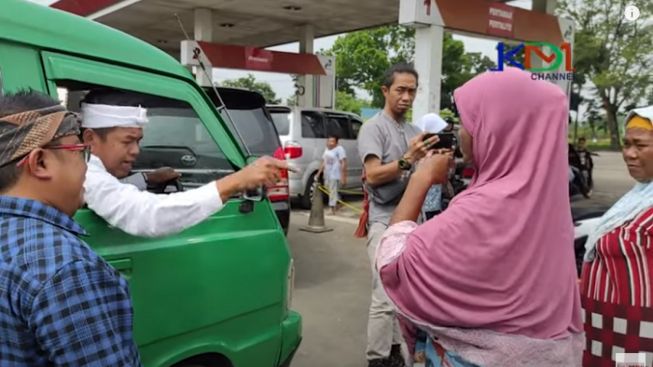 Ambu Anne Berangkat Umrah, Kang Dedi Mulyadi Ketemu Dua Janda dan Nyuruh Kawin Lagi