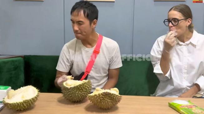 Falsafah Durian Bikin Daniel Mananta Cuek Omongan Orang, dan So what? Inilah Hidup