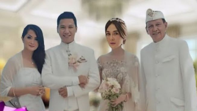 Kok Bisa Gading Marten Direstui Roy Marten Pindah Agama dan Menikahi Luna Maya, Ternyata Ini Fakta Sebenarnya