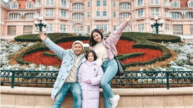 Demi Gempi, Ini Sederet Foto Keharmonisan Gading Marten dan Gisel di Eropa, Layaknya Keluarga Kecil yang Utuh