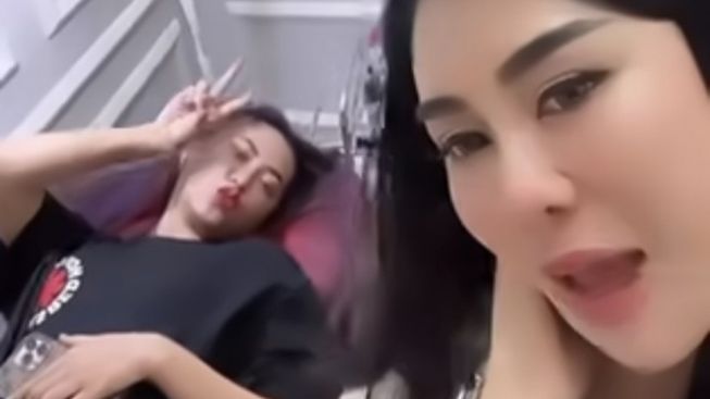 Sempat Sulam Bibir dan Alis, Kini Happy Asmara Jalani Operasi