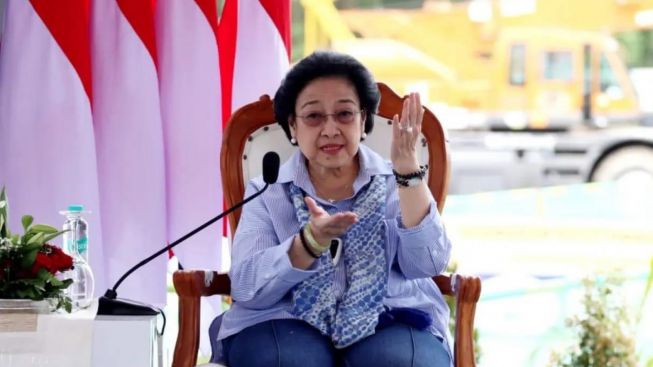 Pantas Nggak Jalan! Megawati Tolak Bandara Bali Utara dan Semprot Koster