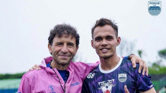 Rezaldi Hehanusa Sudah Bergabung Latihan Bersama Persib Bandung, Netizen: 'Pake Baju Warna Biru Kegantengannya Nambah 1933%'