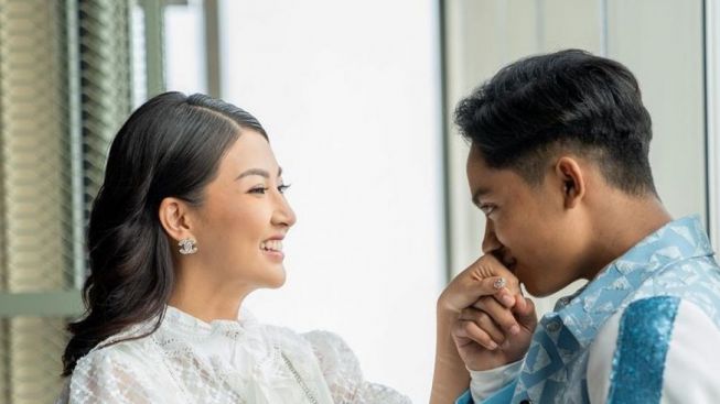 Betrand Peto Beri Sarwendah Kejutan Romantis Ungkapan Sayang Ini Saat Ruben Onsu Tak Ada di Rumah