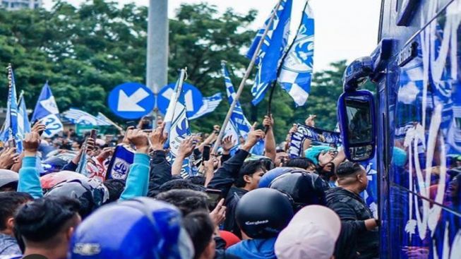 'Turunkan'! Suporter Tuntut Manajemen PSIS Semarang Usai Taklukkan Dewa United