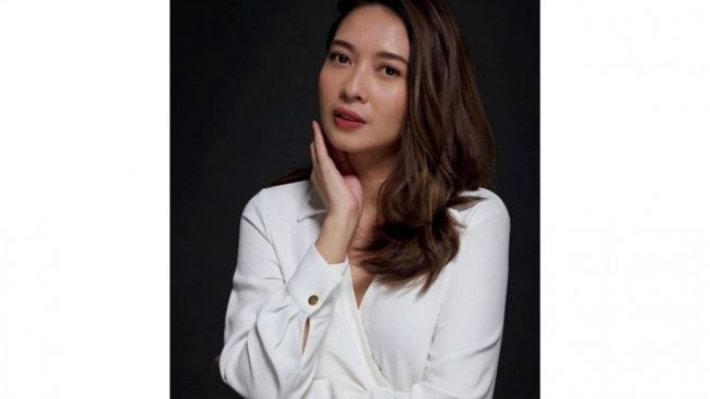 Begini Sosok Marchella FP, Penulis Yang Merupakan Kekasih Baru Ariel Noah, Cantiknya Natural Banget