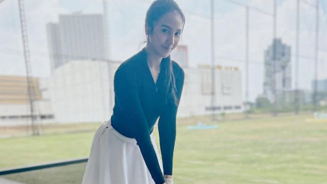 Duh, Anya Geraldine Main Golf Bikin Netizen Gemas dan Sebut Goyang Itik