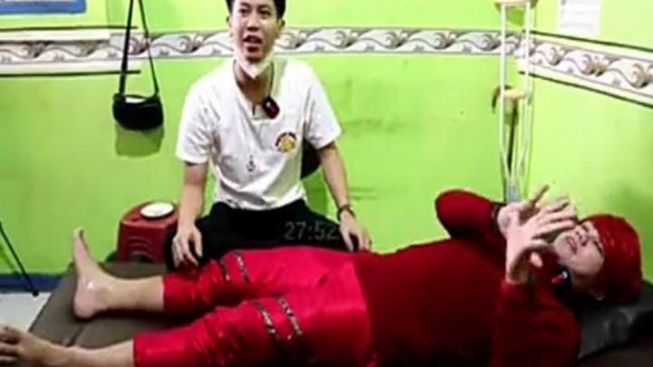 Pesulap Merah Kesakitan! Totok Petir Brahmana Sanjaya, Didiagnosa Kolesterol dan Asam Lambung