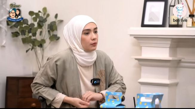 Putri Anne Akhirnya Akui Ada Badai di Rumah Tangganya Dengan Arya Saloka, Ada Orang Ketiga?