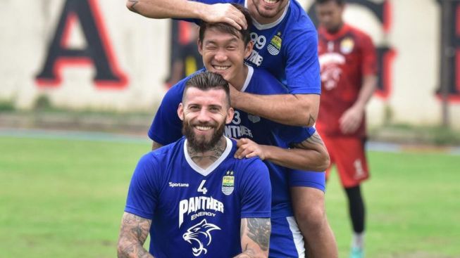 Rules Baru 5+1, Luis Milla Datangkan 2 Pemain Asing Tambahan di Persib Bandung? Joni Bauman Bisa Jadi Opsi