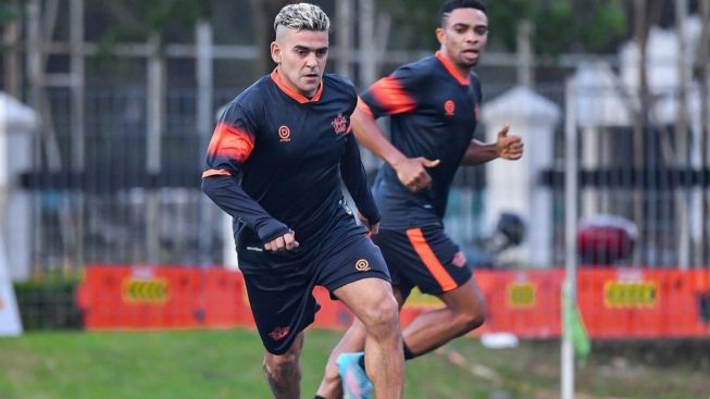 Miris! Cristian Gonzales Main Tarkam Usai Dilepas Raffi Ahmad Pemilik RANS Nusantara FC