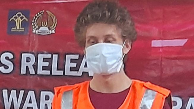 Niatnya Liburan Malah Ngelawak, Turis Rusia Diusir Dari Bali