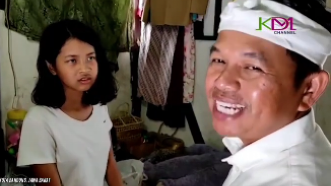 Viral! Remaja Inspiratif yang Ditinggal Ibunya sejak 2 Tahun, Dedi Mulyadi Jempol dengan Semangatnya