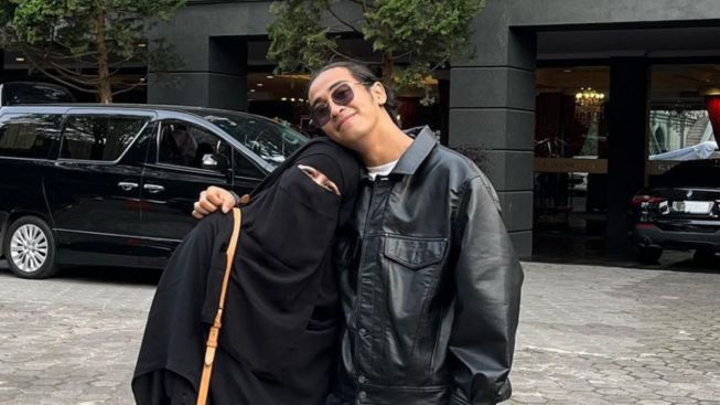 Abidzar Al Ghifari Ledek Umi Pipik Janda Lincah Sambil Nyanyi