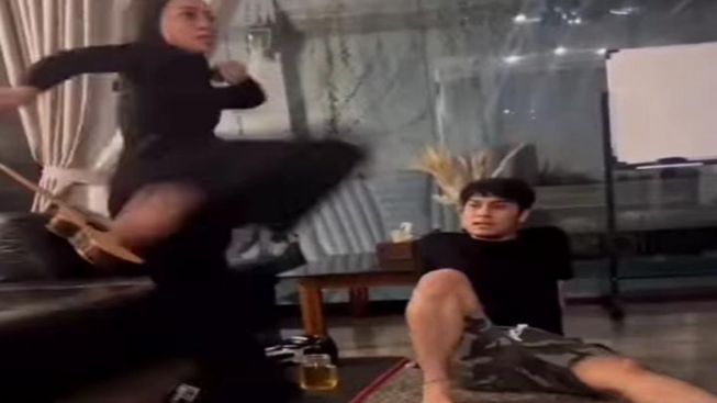 Lesti Kejora Latihan Silat dan Tendangan, Rizky Billar Lempar Senyum