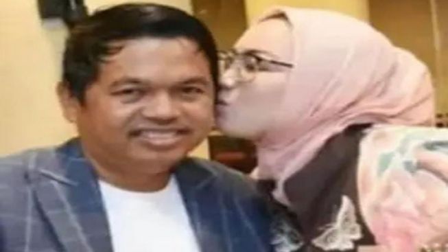 Gaes, Duda Satu Ini Mulai Kesepian! Kang Dedi Kangen Dicium Neng Anne