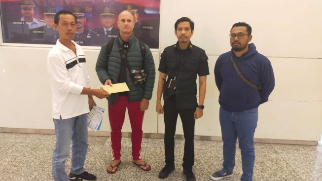 Overstay Lebih Dari 60 Hari, WNA Amerika Serikat Dikirim Pulang