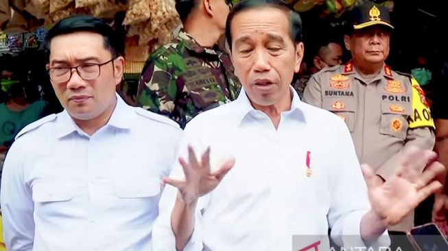 Cek Fakta : Jokowi Diperiksa Malam Ini Terkait Ijazah Palsu, Prabowo Akan jadi Saksi dan Bongkar Bukti, Benarkah?