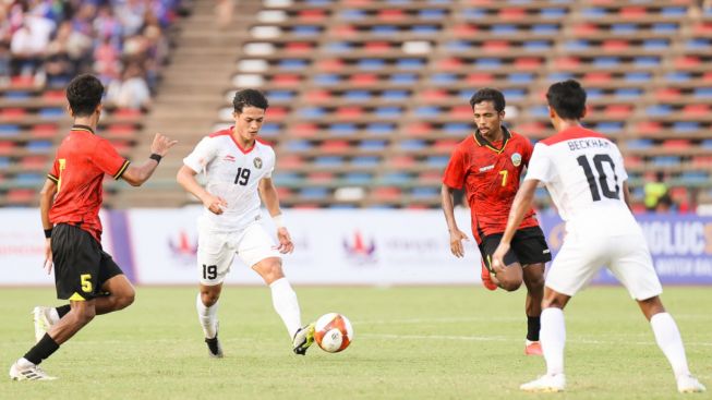 Gegara Alfeandra Dewangga? Pemain Timnas U22 'Diharamkan' Main Medsos, Sanksi Menanti!