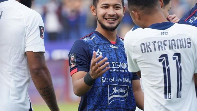 BREAKING! Dilepas Arema FC, Bos PSIS Semarang Yoyok Sukawi Resmikan Gian Zola