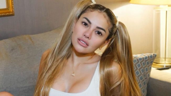 Wow! Beda Gaya dengan Rebecca Klopper? Nikita Mirzani Lebih Suka Lakukan Seks yang Begini