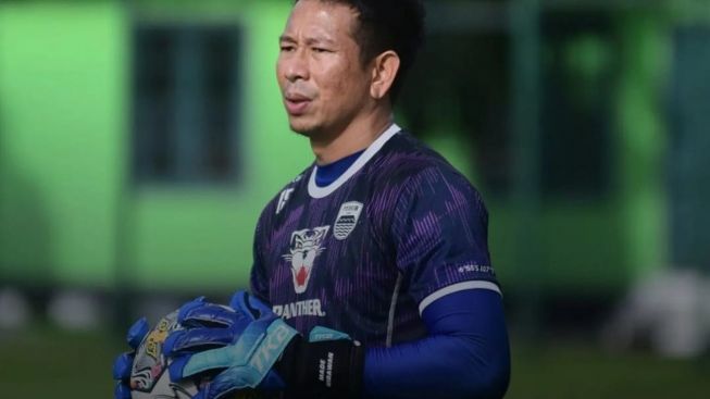 Welcomeback! Made Wirawan Kembali Bertugas Amankan Gawang Persib Bandung di Musim Depan