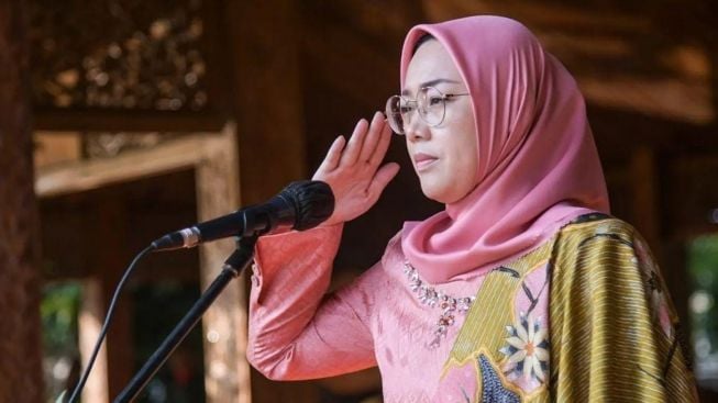 Potret Cantik Anne Ratna Mustika di Peringatan Hari Lahir Pancasila, Mantan Istri Dedi Mulyadi Temui PC Ansor Purwakarta