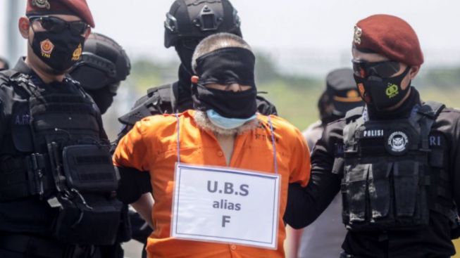 Densus 88 Tangkap 3 Terduga Teroris di NTB dan Jawa Timur yang Bergabung dengan Cabang Al Qaeda
