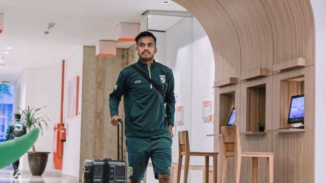 Dipertanyakan Bonek, Alwi Slamat Akhirnya Muncul Bersama Persebaya, Out atau Stay?