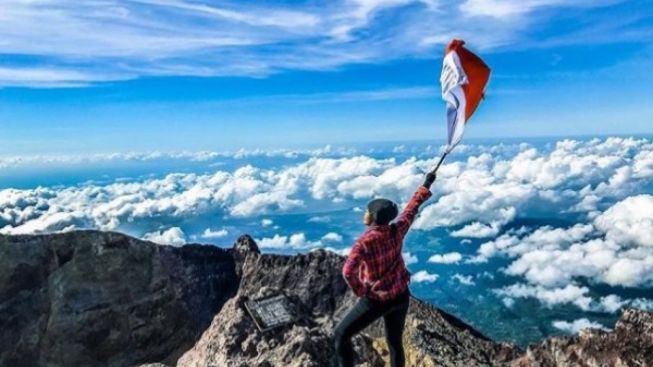 Gubernur Bali Larang Mendaki, Ombudsman Sampaikan Kepentingan Naik Gunung