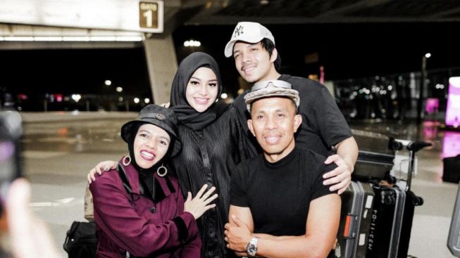 Geni Faruk Kecewa Calon Cucunya Cewek Lagi? Aurel Hermansyah Cuma Senyum Usai Dapat Omongan Ini